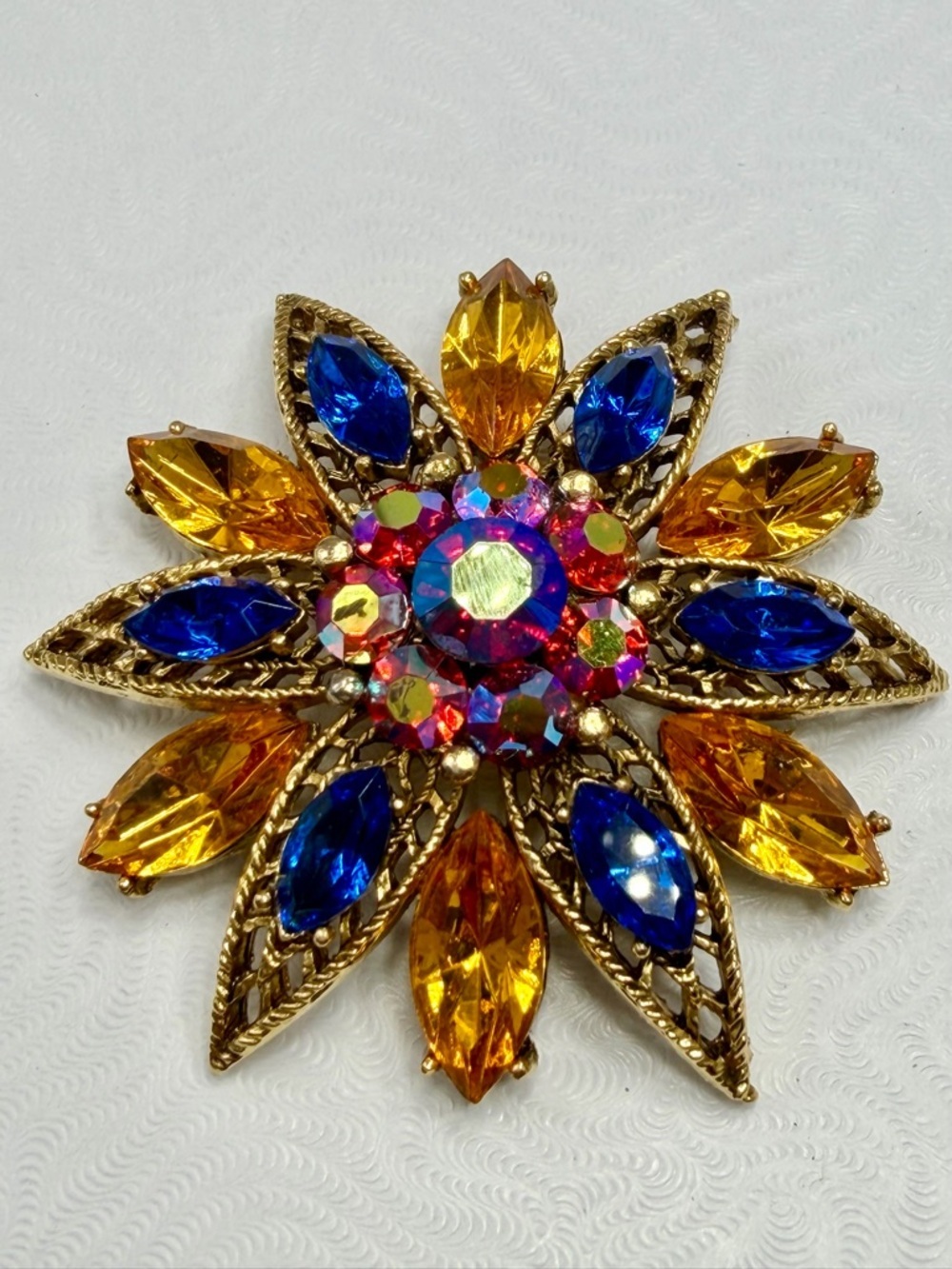 Vintage Weiss Multicolor Rhinestone Brooch. #6WE